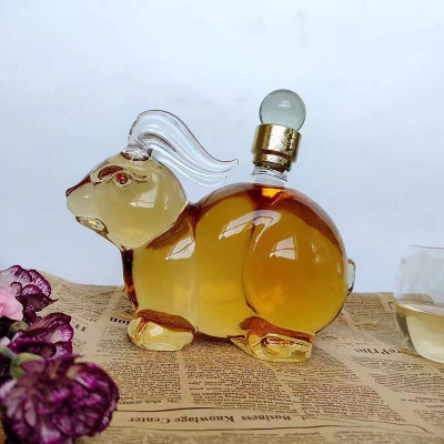 河间华企生产十二生肖兔子玻璃工艺酒瓶高硼硅玻璃泡酒瓶